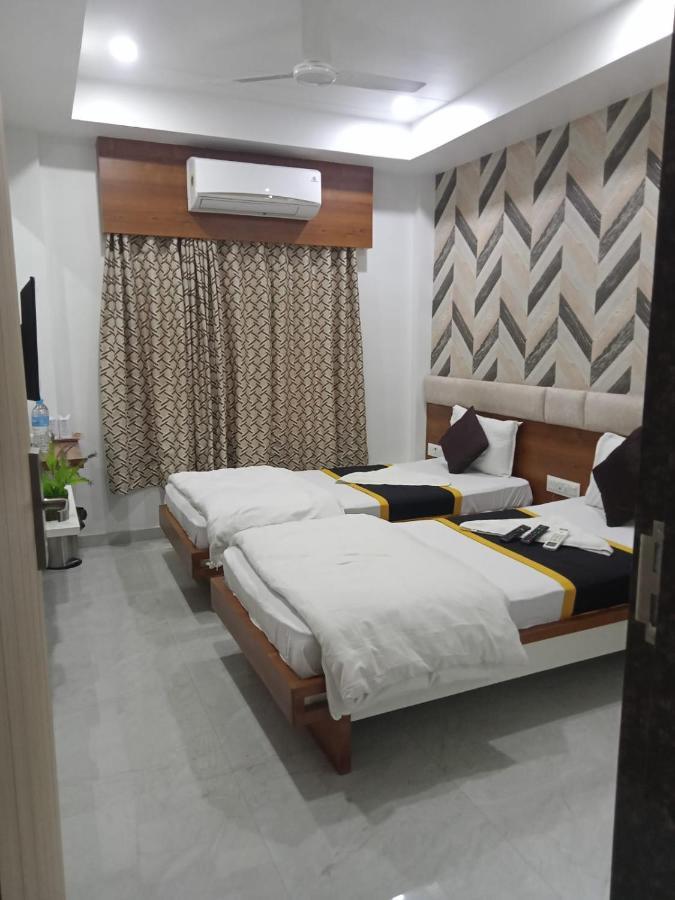 โรงแรมฟัน ซิตี้  Navsari ภายนอก รูปภาพ