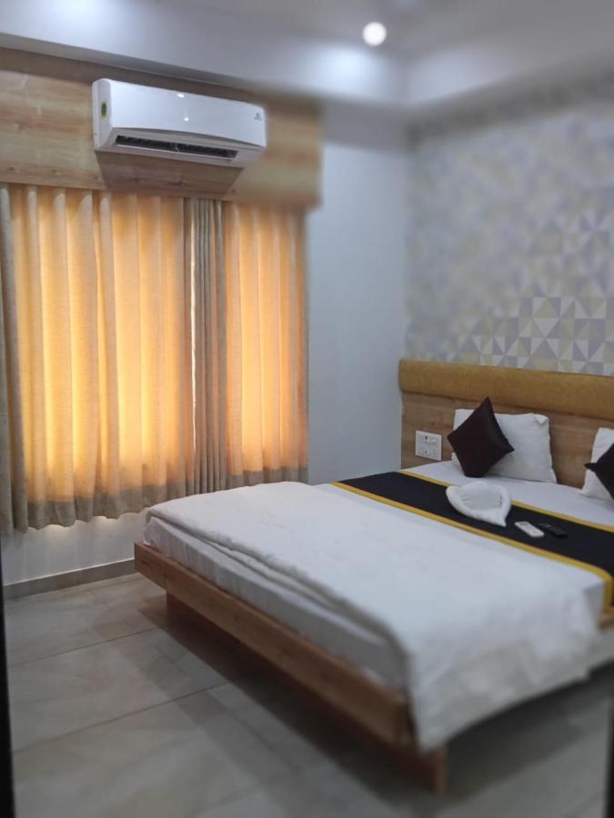 โรงแรมฟัน ซิตี้  Navsari ภายนอก รูปภาพ