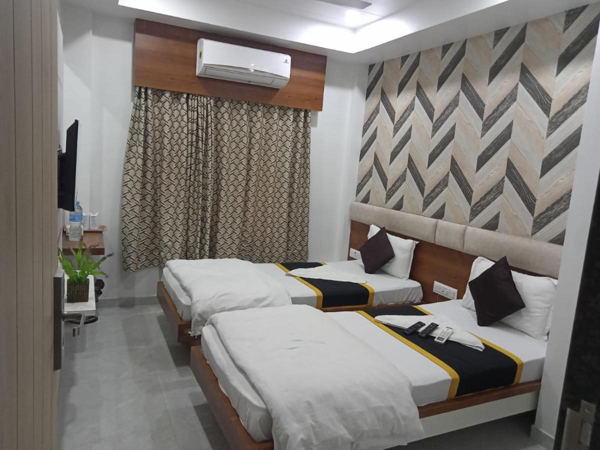 โรงแรมฟัน ซิตี้  Navsari ภายนอก รูปภาพ
